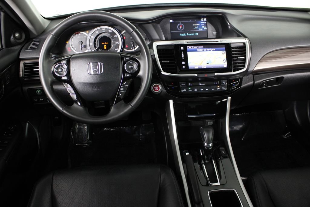 Used 2016 Honda Accord Touring image 6