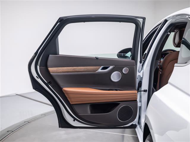 Used 2023 Genesis Electrified G80 image 29