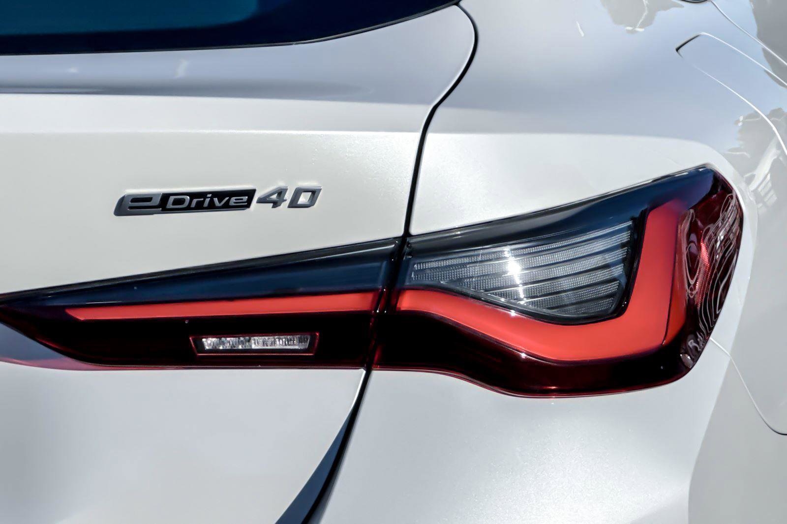 Used 2022 BMW i4 eDrive40 image 25