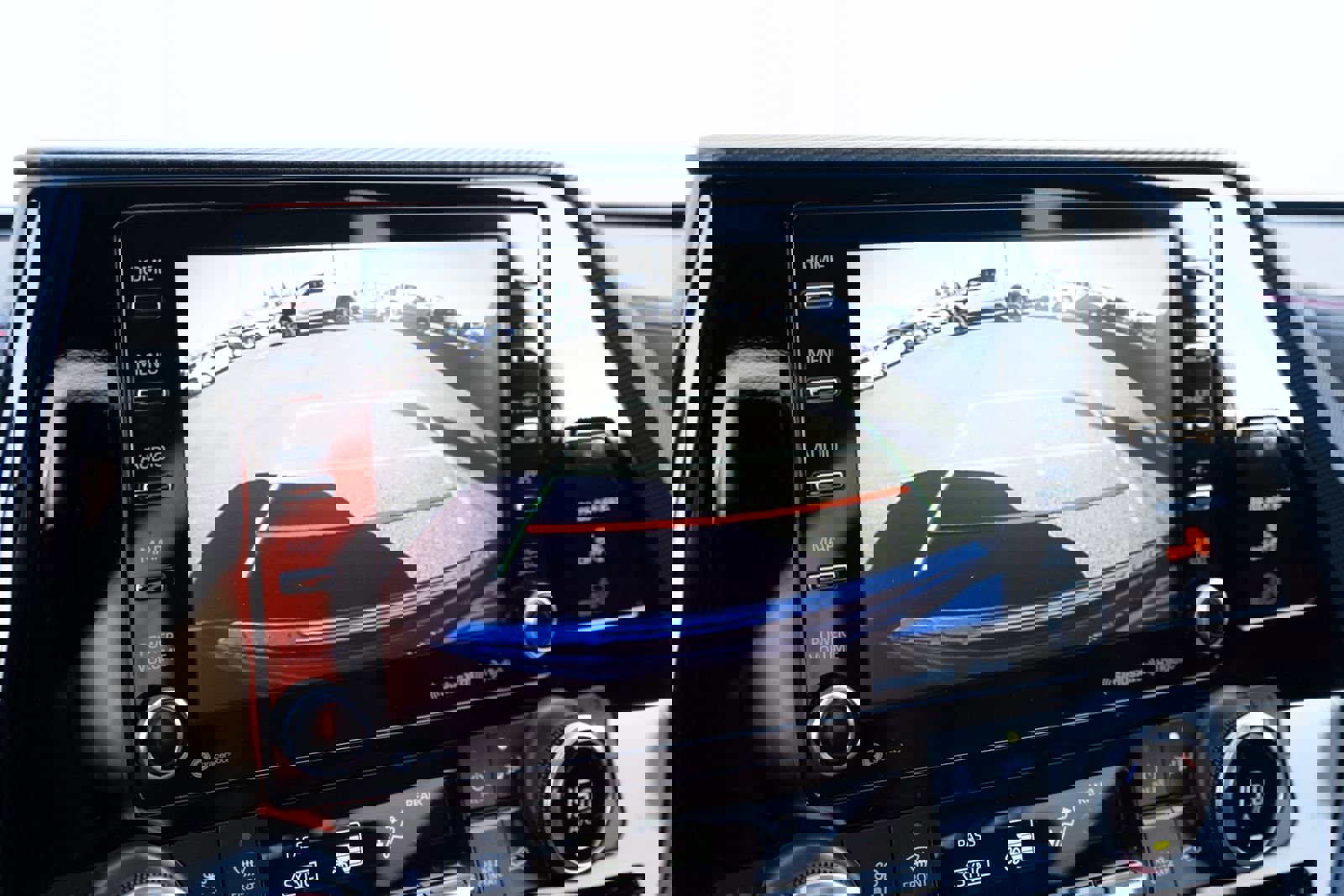 Used 2022 Toyota Highlander XSE AWD/4WD image 4