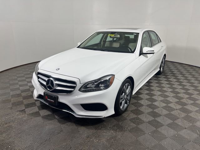 Used 2014 Mercedes-Benz E 250 BlueTEC Sedan image 3