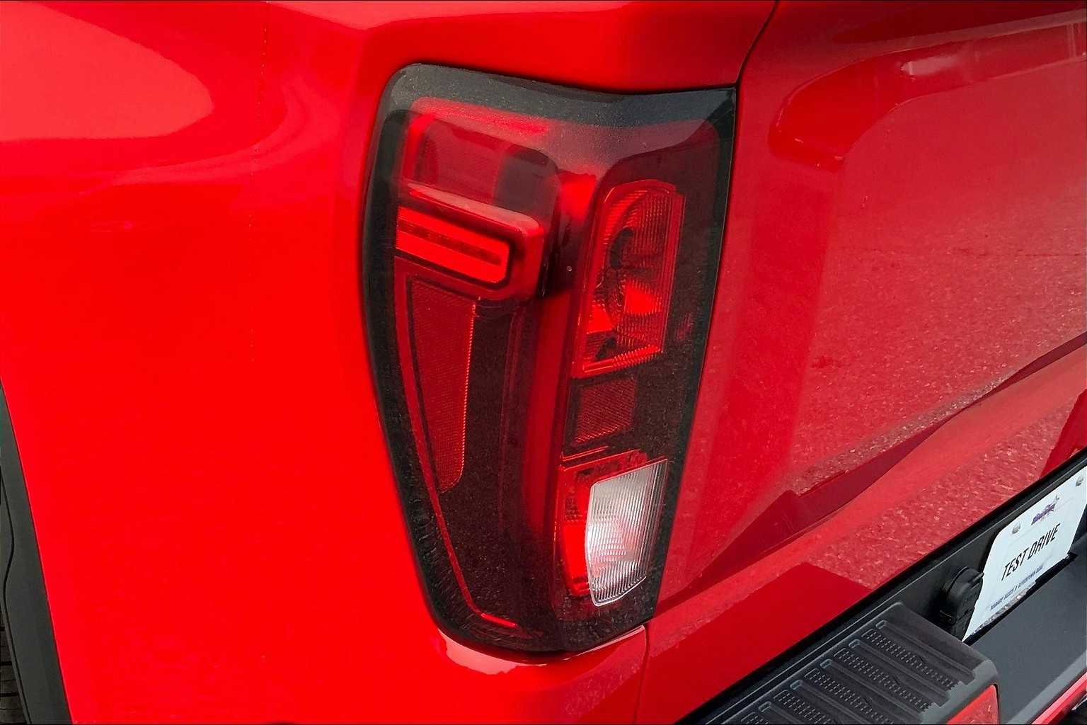 New 2025 GMC Sierra 1500 Elevation image 14