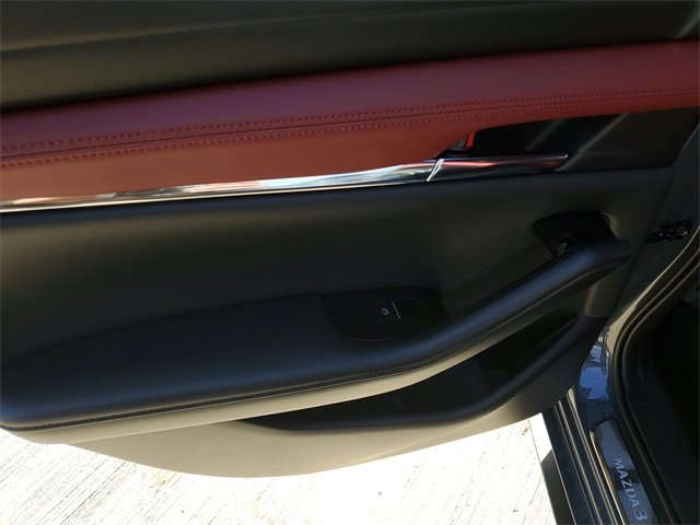 New 2026 MAZDA MAZDA3 Hatchback w/Premium Plus Pkg image 16