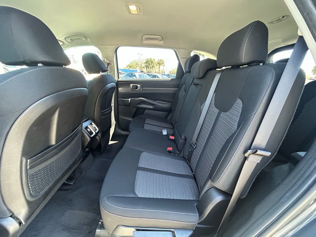 Used 2023 Kia Sorento LX image 14