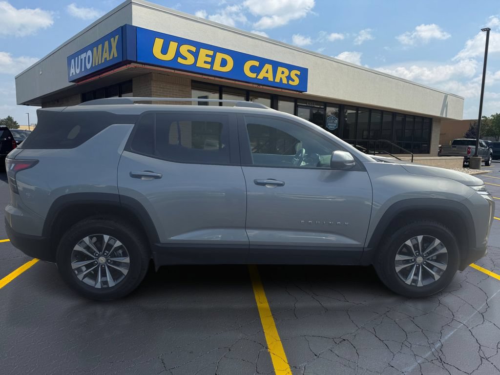 Used 2025 Chevrolet Equinox LT w/ Convenience Package II AWD/4WD image 2
