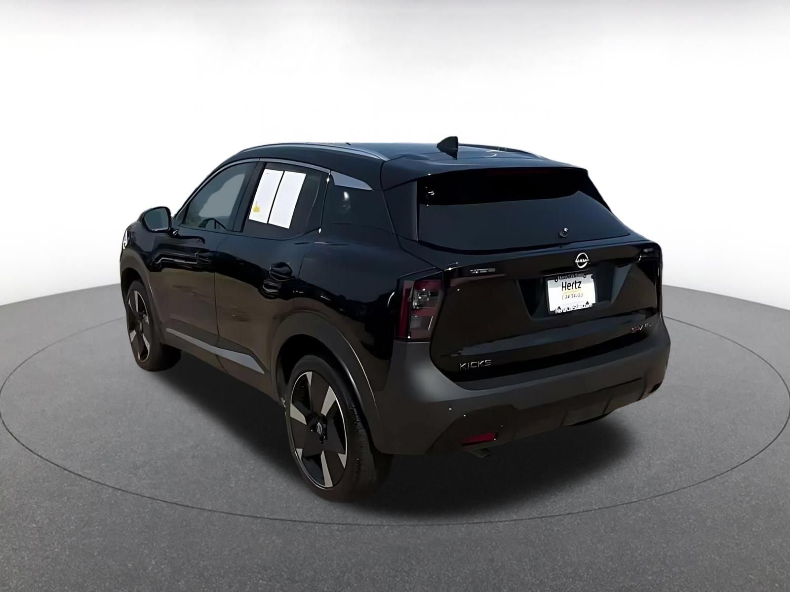 Used 2026 Nissan Kicks SR AWD/4WD image 12