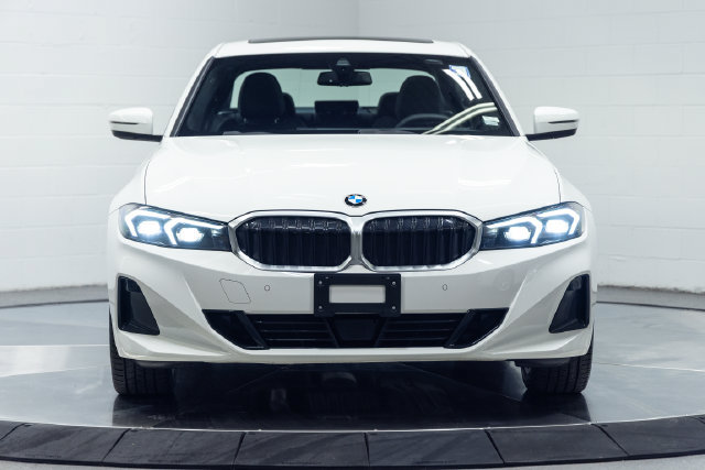 Used 2026 BMW 330i xDrive Sedan AWD/4WD image 5