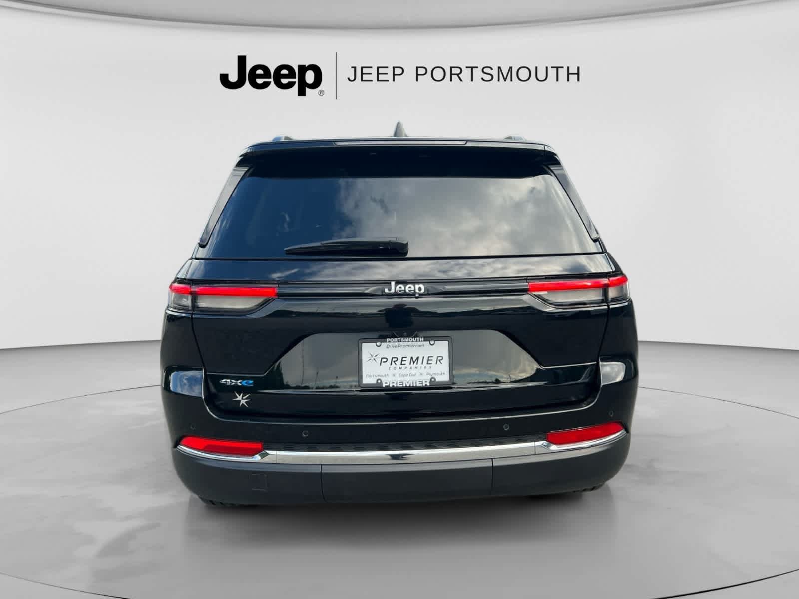 Used 2023 Jeep Grand Cherokee 4WD 4xe image 5