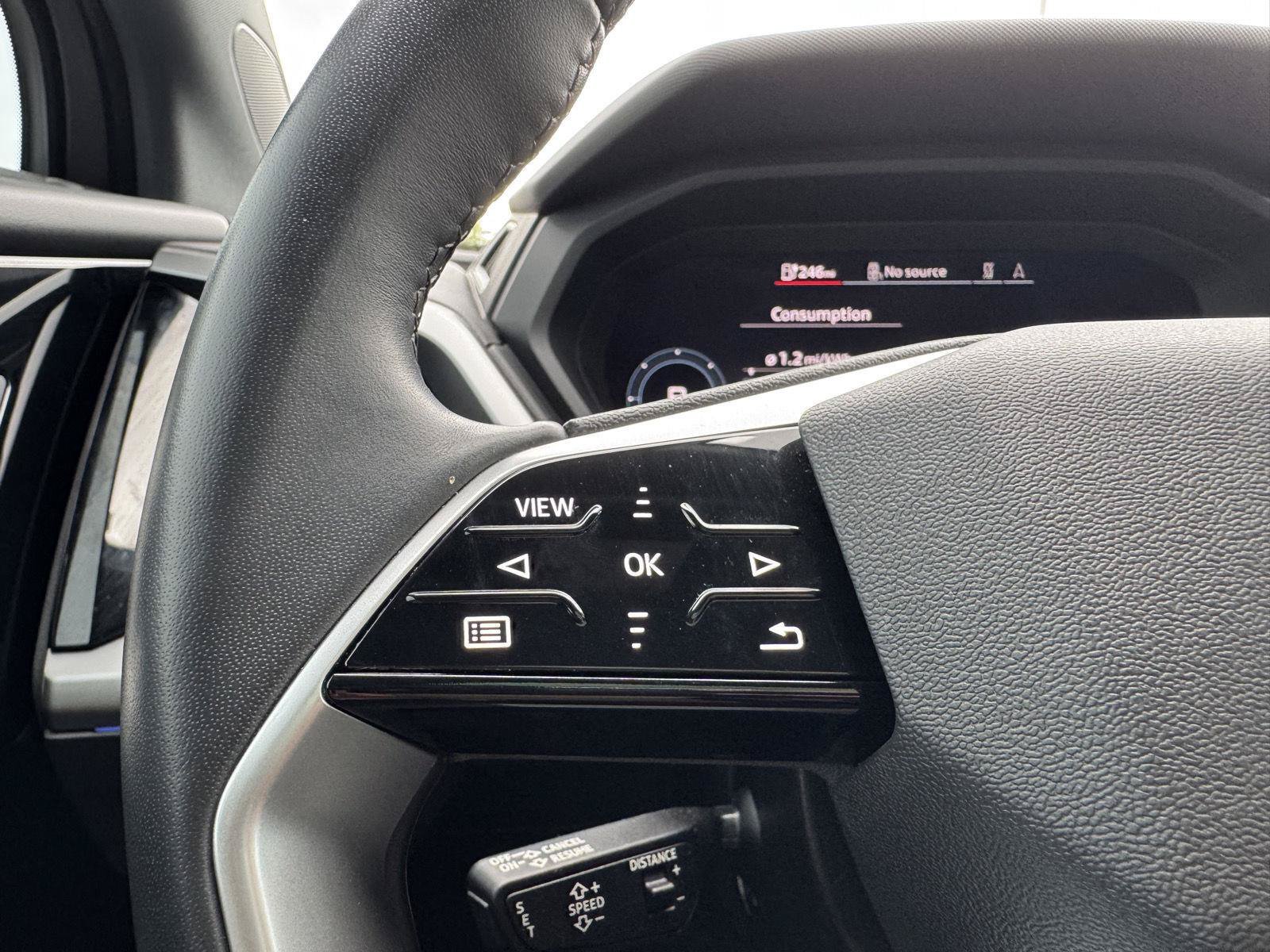 Used 2024 Audi Q4 e-tron Premium Plus w/ Premium Plus AWD/4WD image 27
