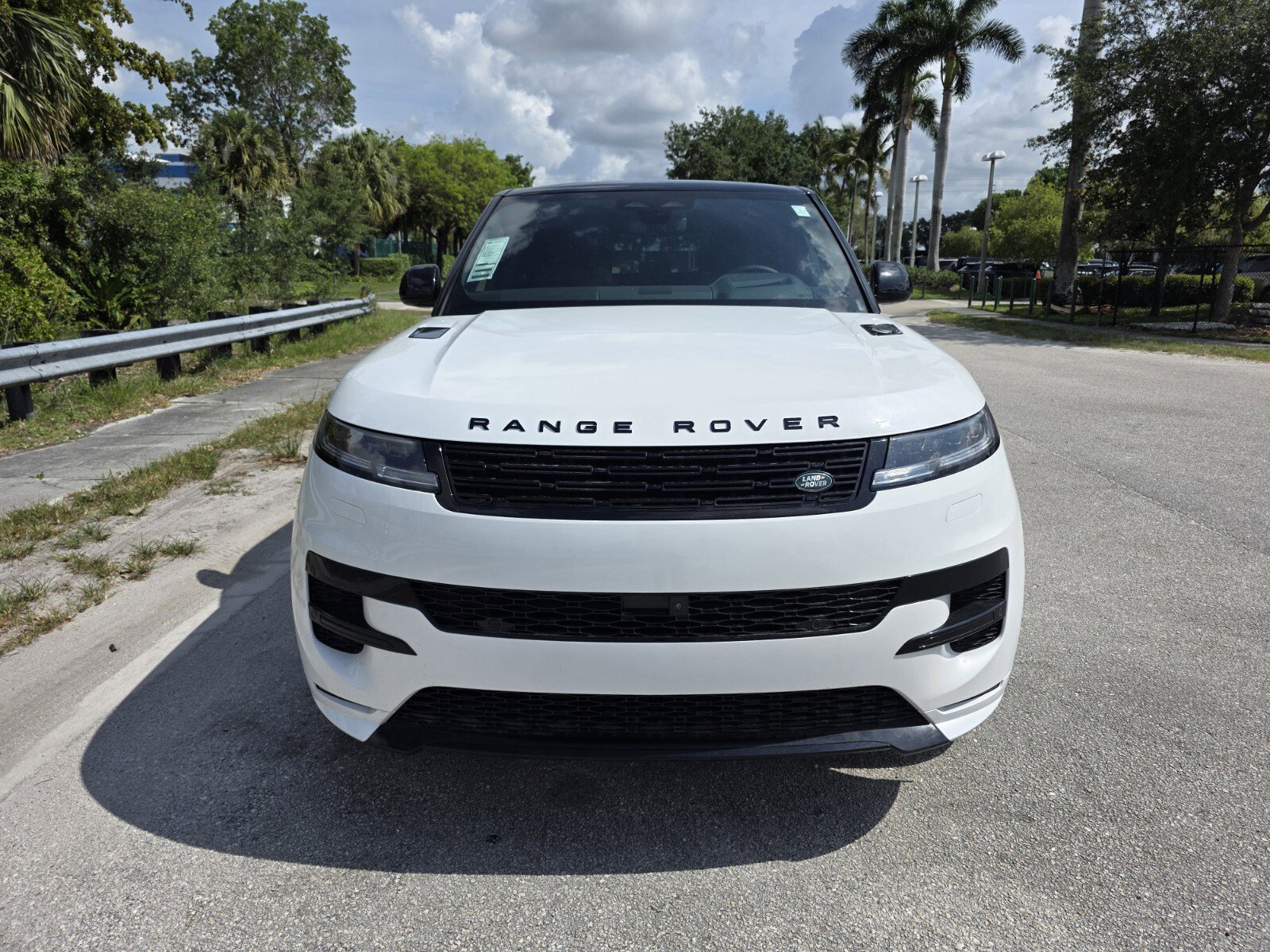 New 2026 Land Rover Range Rover Sport Dynamic SE AWD/4WD image 8