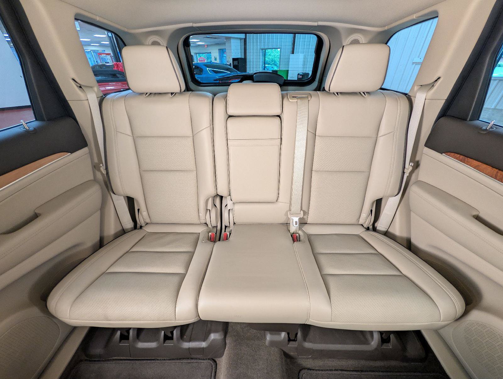 Used 2011 Jeep Grand Cherokee Overland AWD/4WD image 42