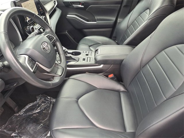 Used 2024 Toyota Highlander XLE image 21