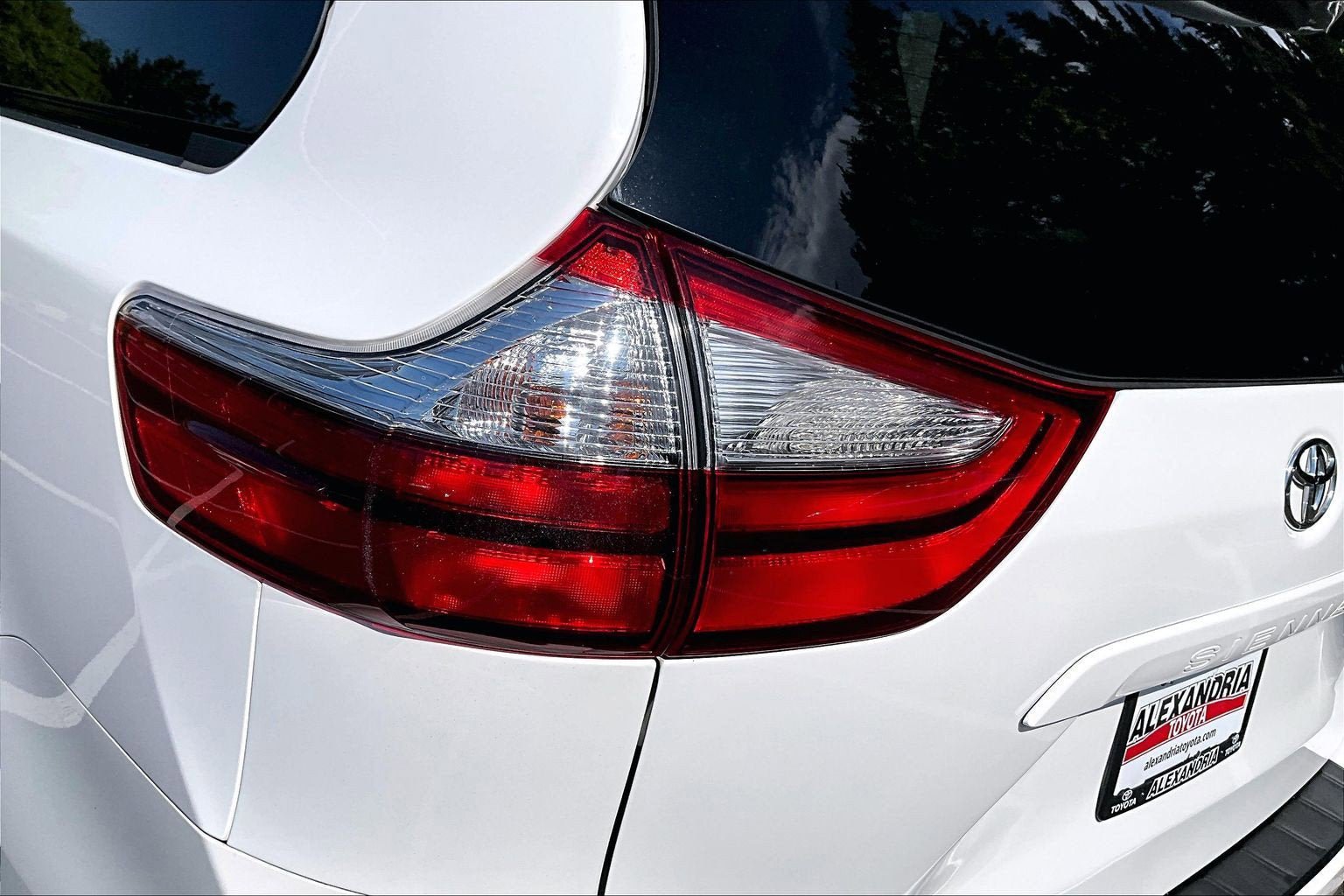Used 2019 Toyota Sienna LE FWD image 27