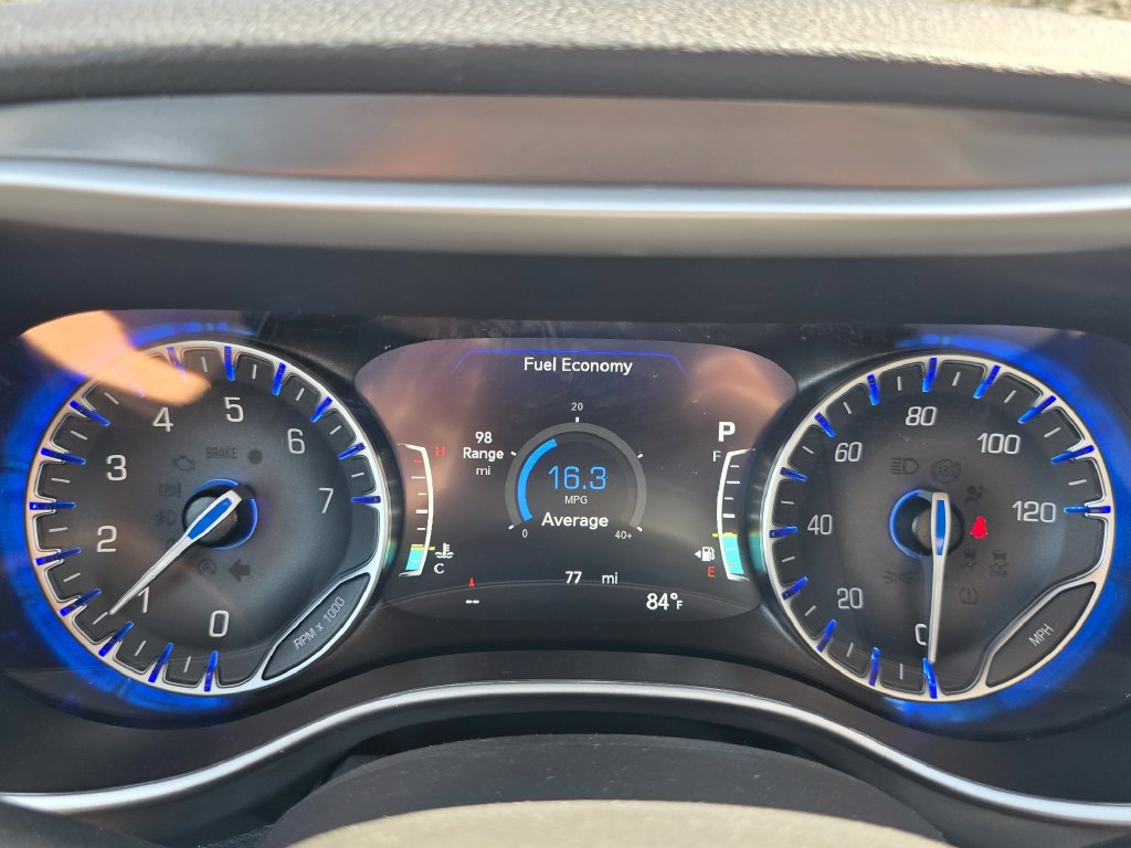 Used 2026 Chrysler Pacifica Select FWD image 28