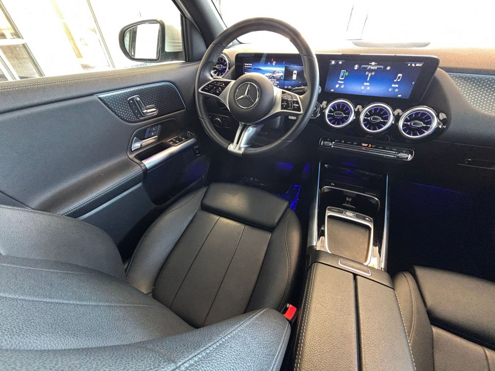 Used 2025 Mercedes-Benz GLA 250 4MATIC image 35