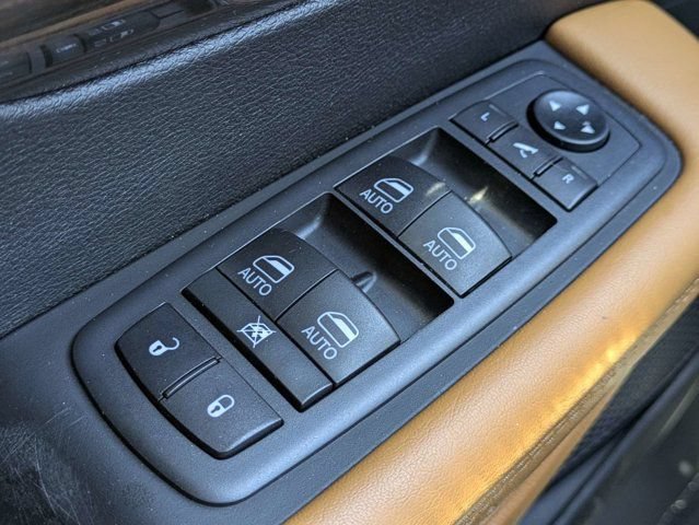 Used 2021 Chrysler Pacifica Pinnacle AWD/4WD image 24