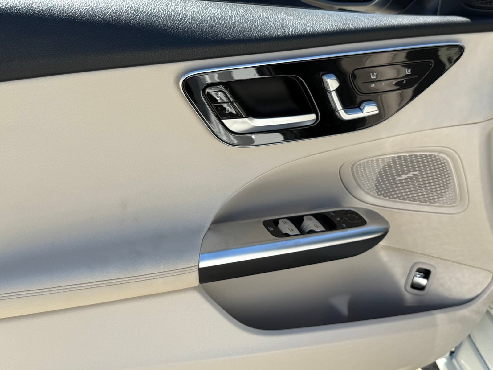 Used 2024 Mercedes-Benz C 300 Sedan image 21