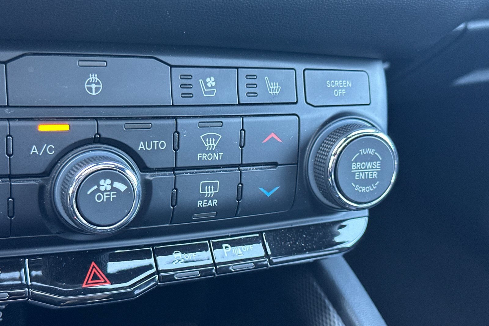 Used 2024 Dodge Durango GT AWD/4WD image 29