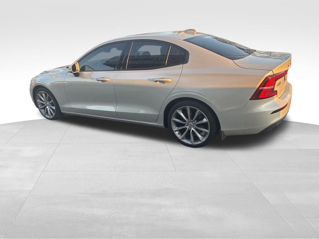 Used 2019 Volvo S60 T5 Momentum w/ Multimedia Package image 12