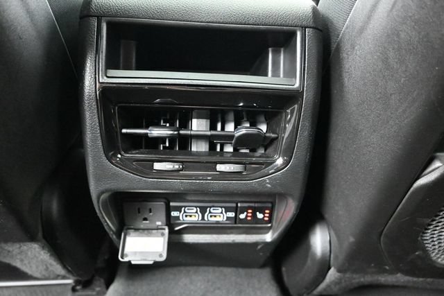 Used 2023 Jeep Grand Cherokee Overland AWD/4WD image 27