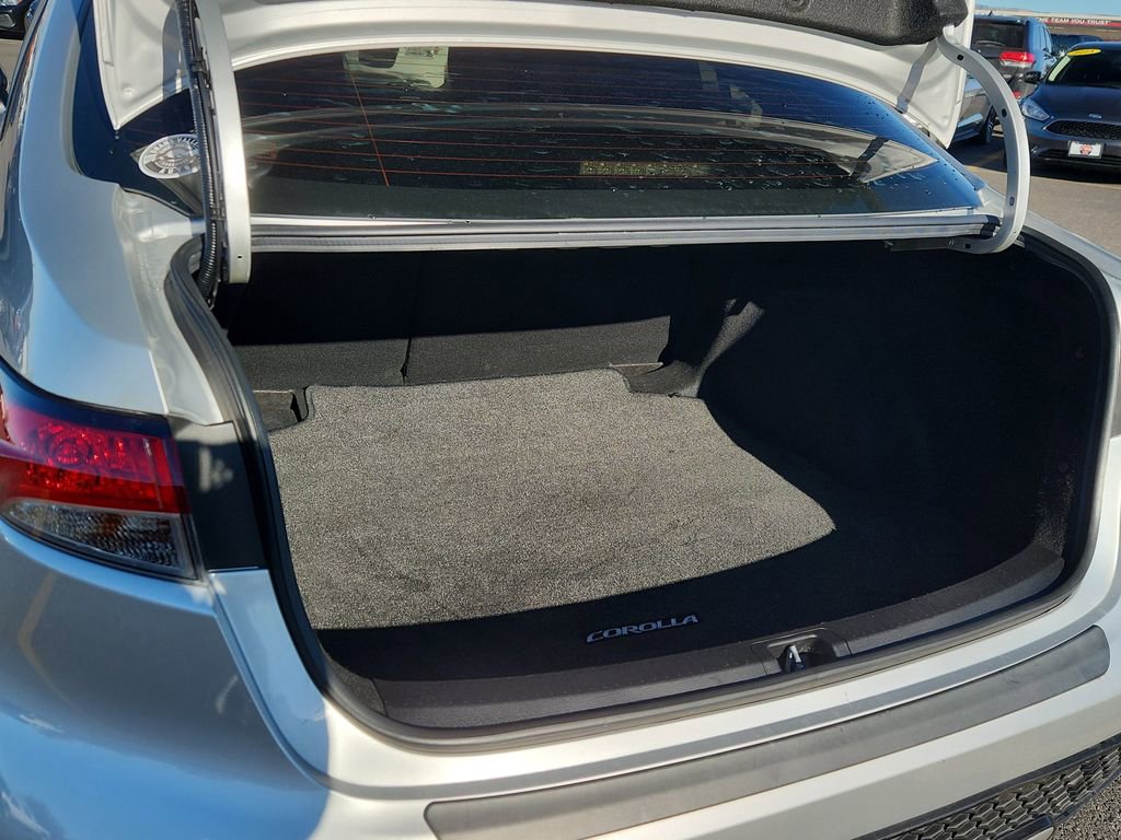 Used 2021 Toyota Corolla SE w/ Carpet Mat Package (TMS) image 11