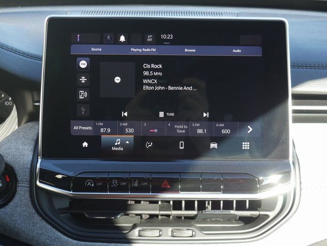 Used 2024 Jeep Compass Latitude w/ Sun and Sound Group image 19