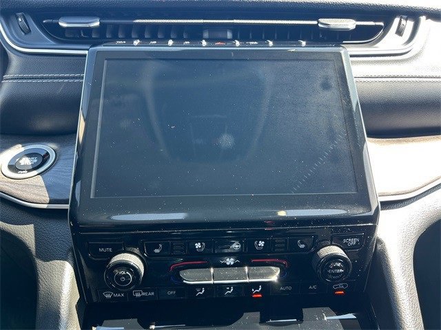 Used 2022 Jeep Grand Cherokee L Limited w/ Luxury Tech Group II image 27