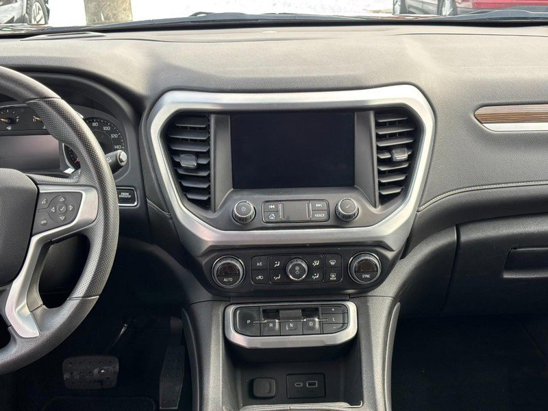 Certified 2023 GMC Acadia SLE w/ Driver Convenience Package image 14