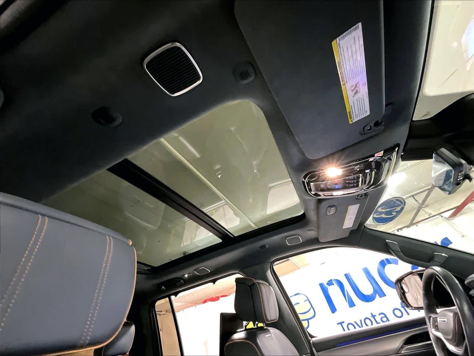 Used 2023 Jeep Grand Wagoneer L Series III w/ Rear Seat Video Group 1 image 23