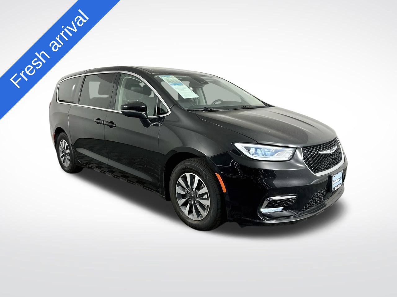 Used 2023 Chrysler Pacifica Touring-L
