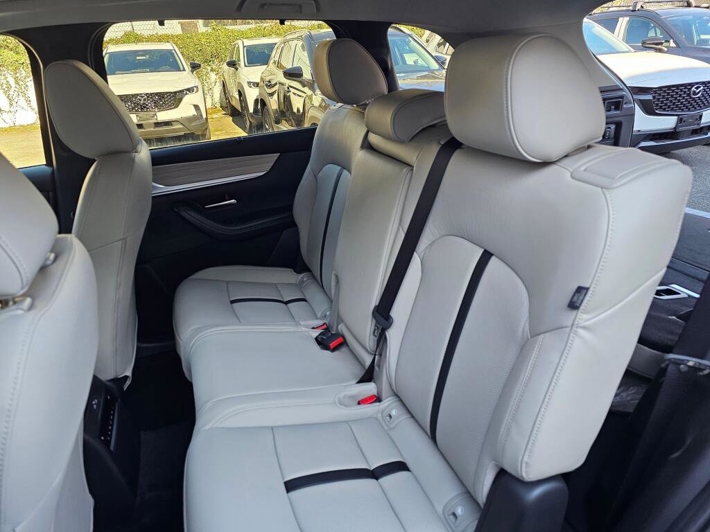 New 2026 MAZDA CX-90 3.3 Turbo w/ Premium Sport Pkg image 18