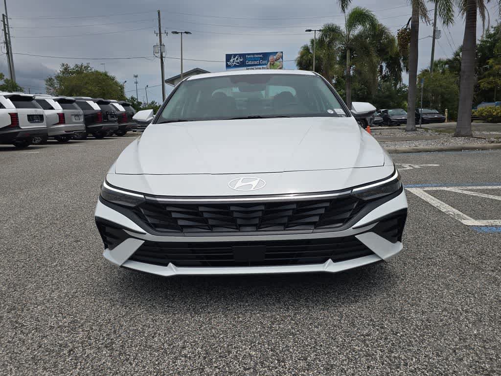 New 2026 Hyundai Elantra Limited FWD image 10