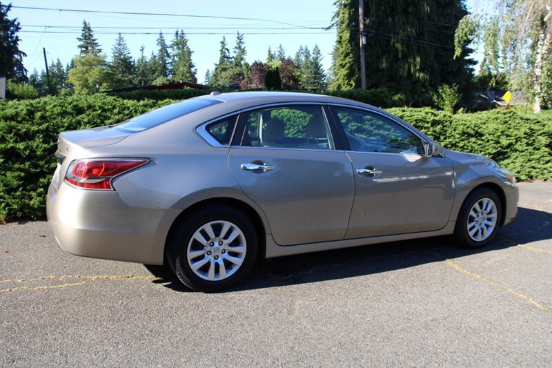 Used 2014 Nissan Altima 2.5 S w/ Display Audio Package FWD image 3