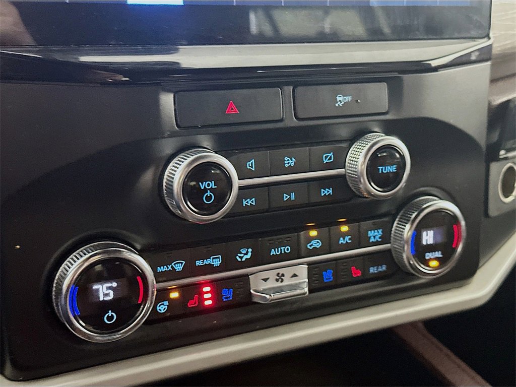 Used 2022 Ford Expedition Max Limited image 18