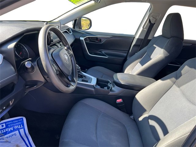 Used 2019 Toyota RAV4 LE image 9