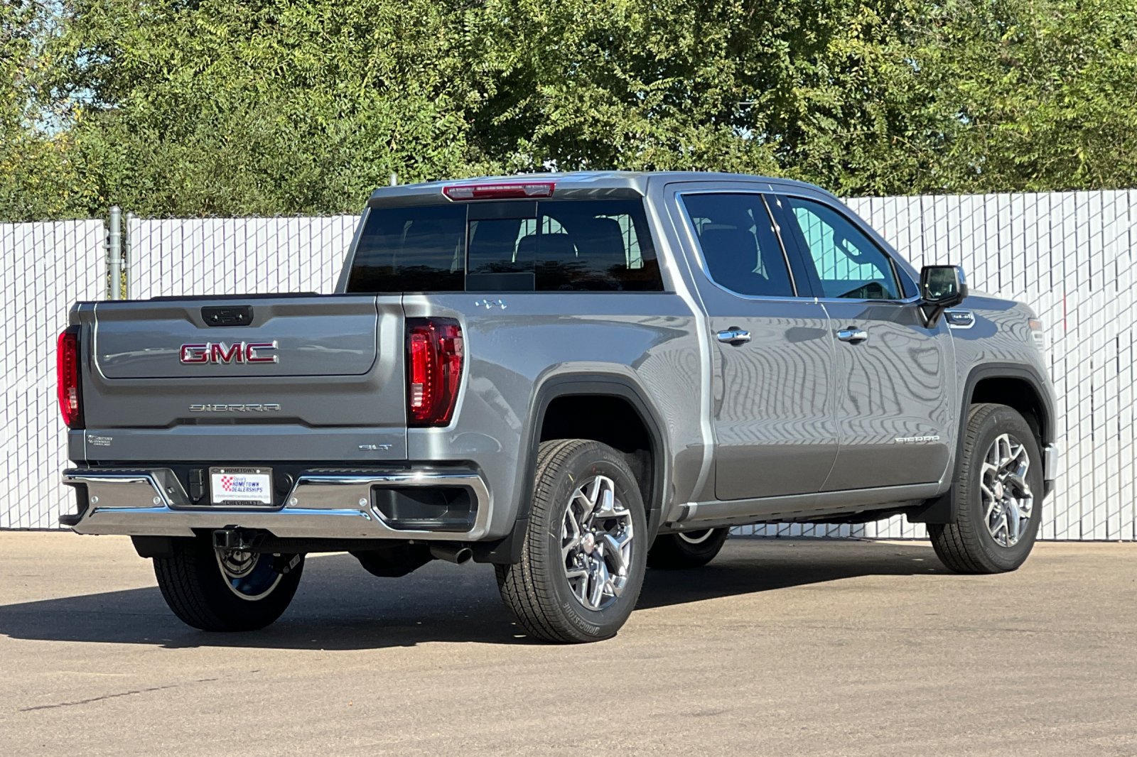 New 2026 GMC Sierra 1500 SLT w/ SLT Convenience Package AWD/4WD image 4