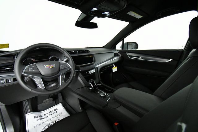New 2026 Cadillac XT5 Luxury w/ LPO, Floor Liner Package FWD image 10
