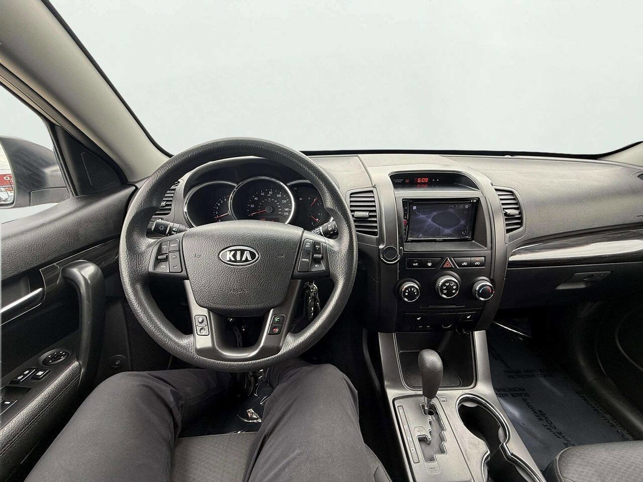 Used 2013 Kia Sorento LX w/ Convenience Pkg image 15