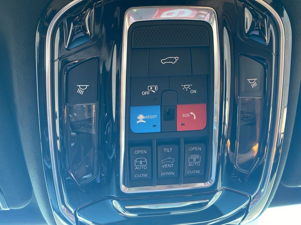 Used 2022 Jeep Grand Wagoneer Series III image 34