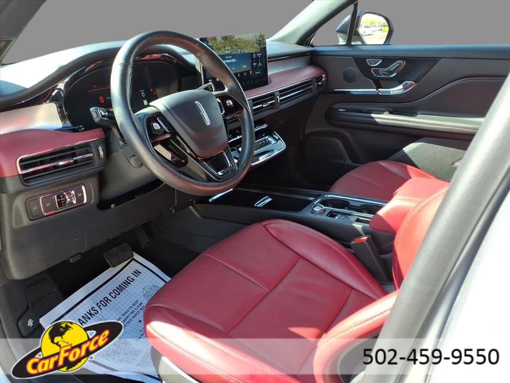 Used 2023 Lincoln Corsair Reserve w/ Equipment Group 201A image 4