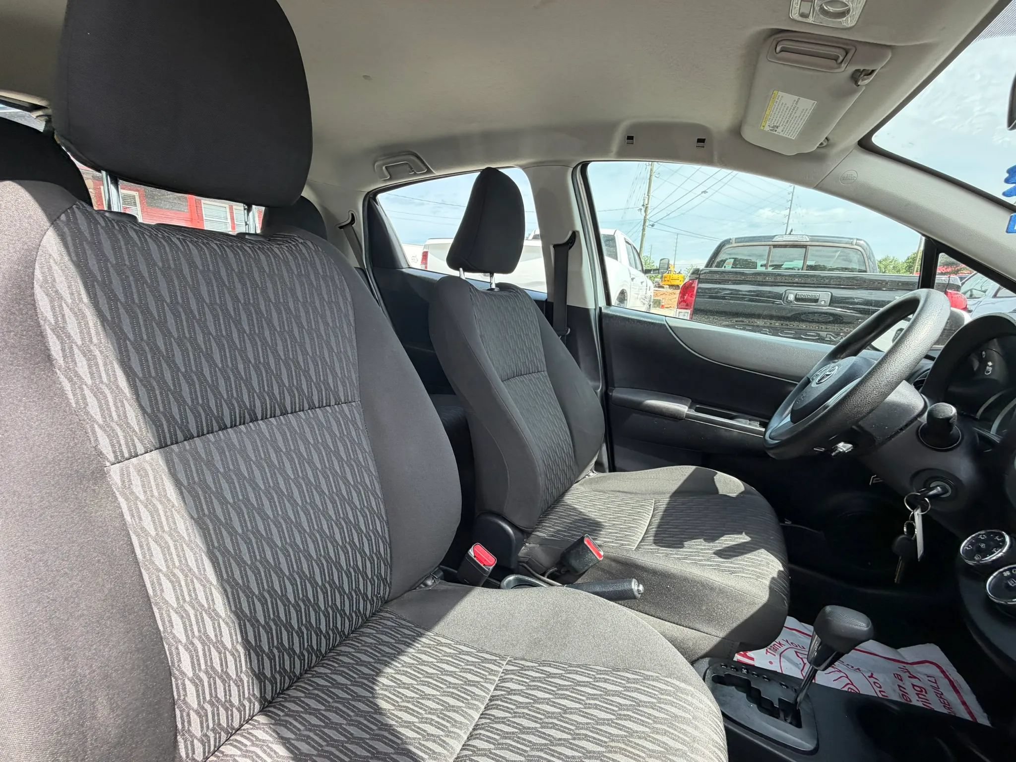 Used 2014 Toyota Yaris LE FWD image 24