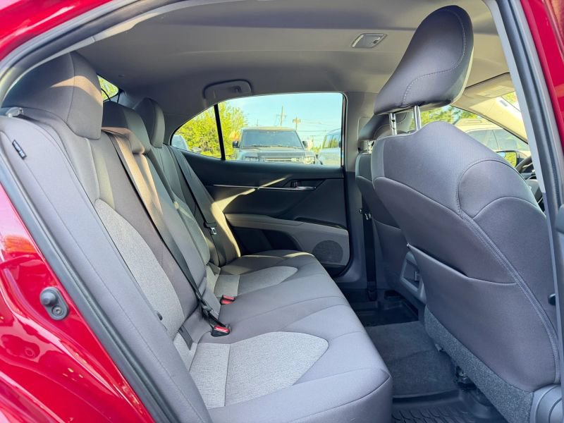 Used 2021 Toyota Camry LE AWD/4WD image 24