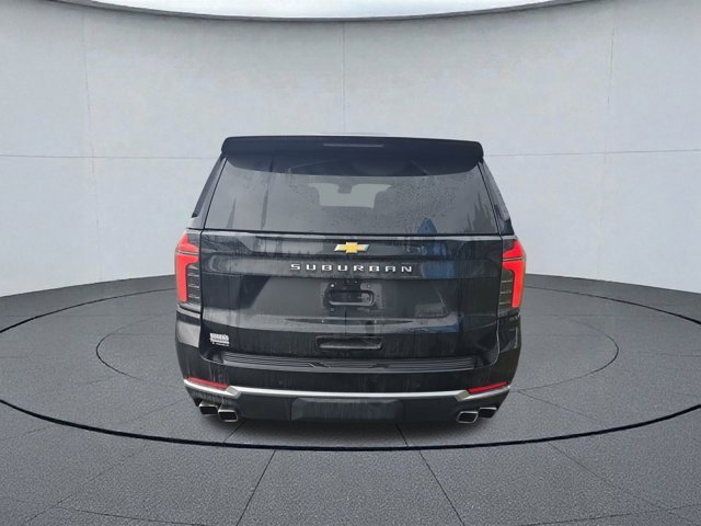 Used 2025 Chevrolet Suburban High Country image 4