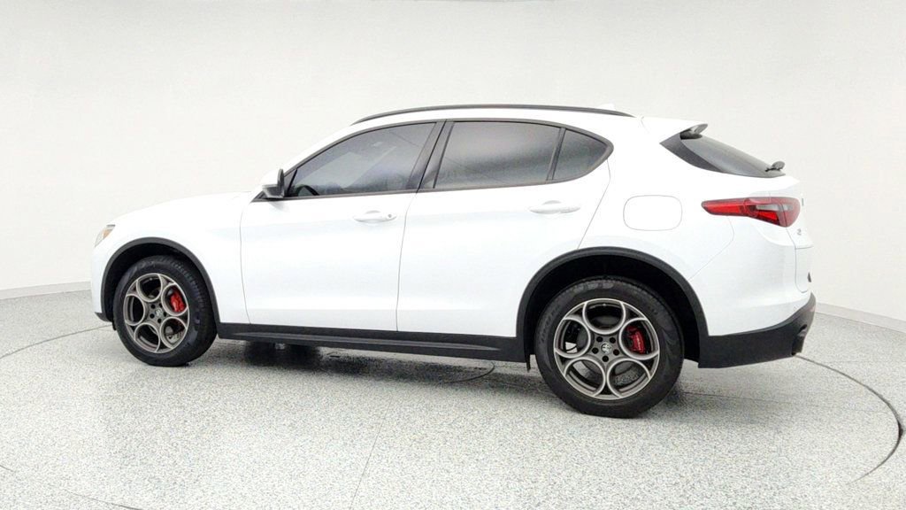 Used 2022 Alfa Romeo Stelvio Sprint image 7