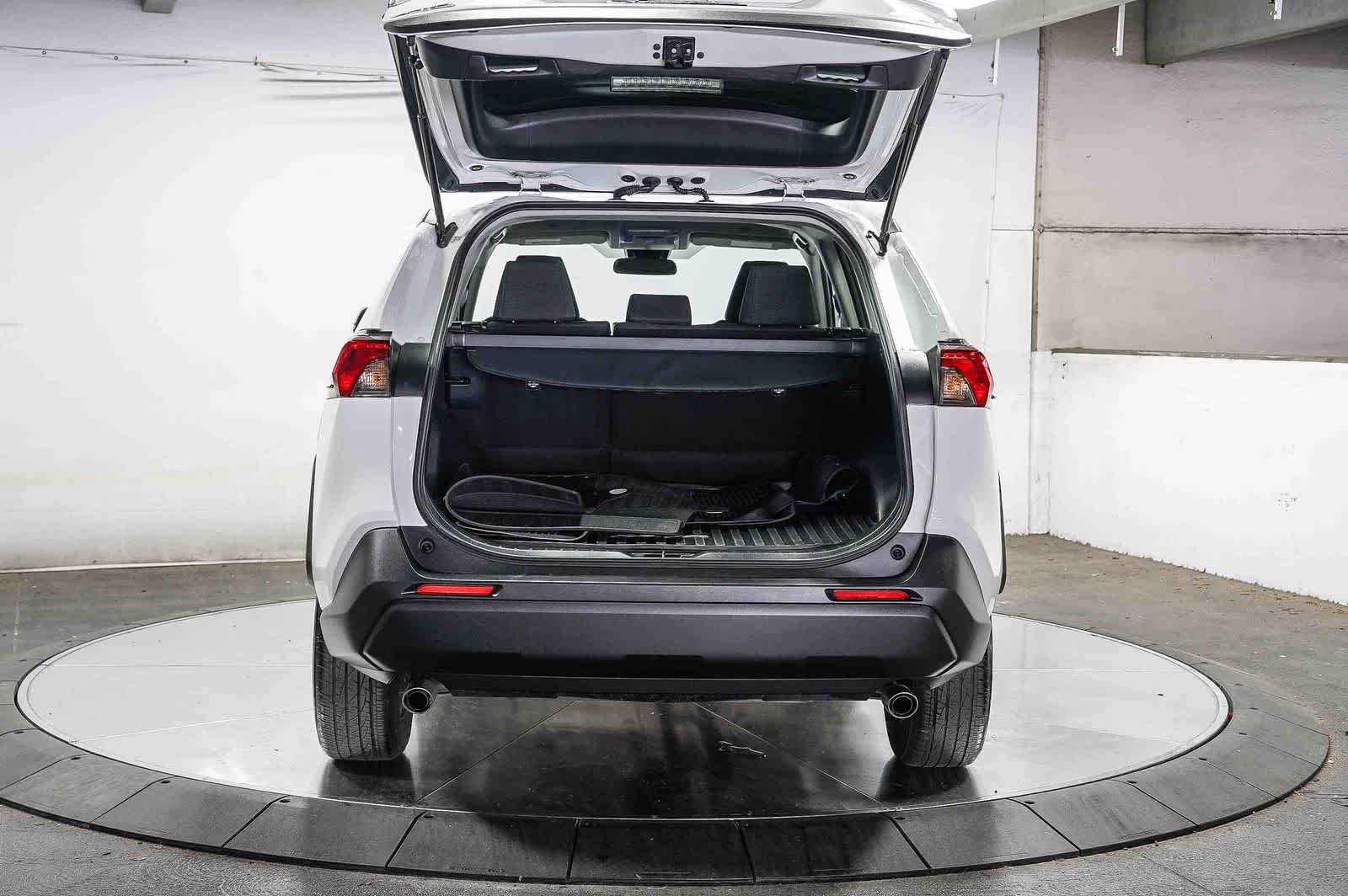 Certified 2023 Toyota RAV4 LE FWD image 27