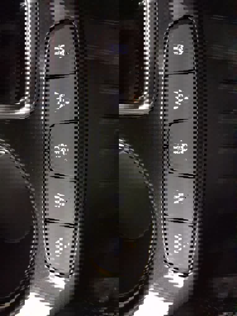 Used 2023 Chevrolet TrailBlazer RS w/ Sun and Liftgate Package image 49