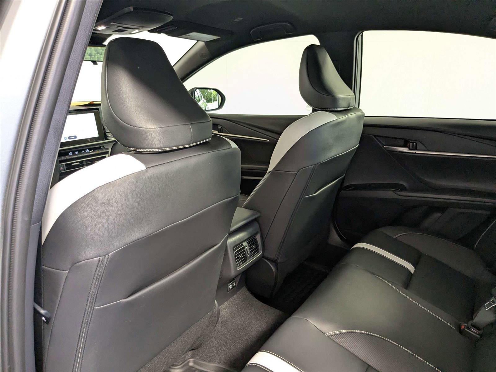Used 2025 Toyota Camry SE FWD image 36