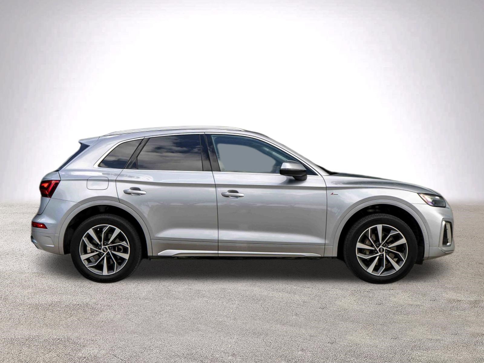 Used 2023 Audi Q5 2.0T Premium Plus w/ Premium Plus Package AWD/4WD image 10