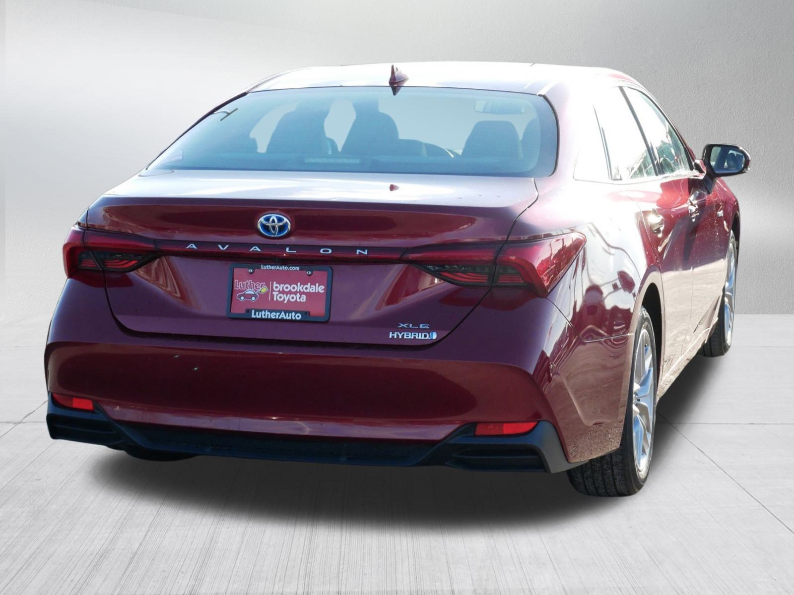 Certified 2020 Toyota Avalon XLE image 6