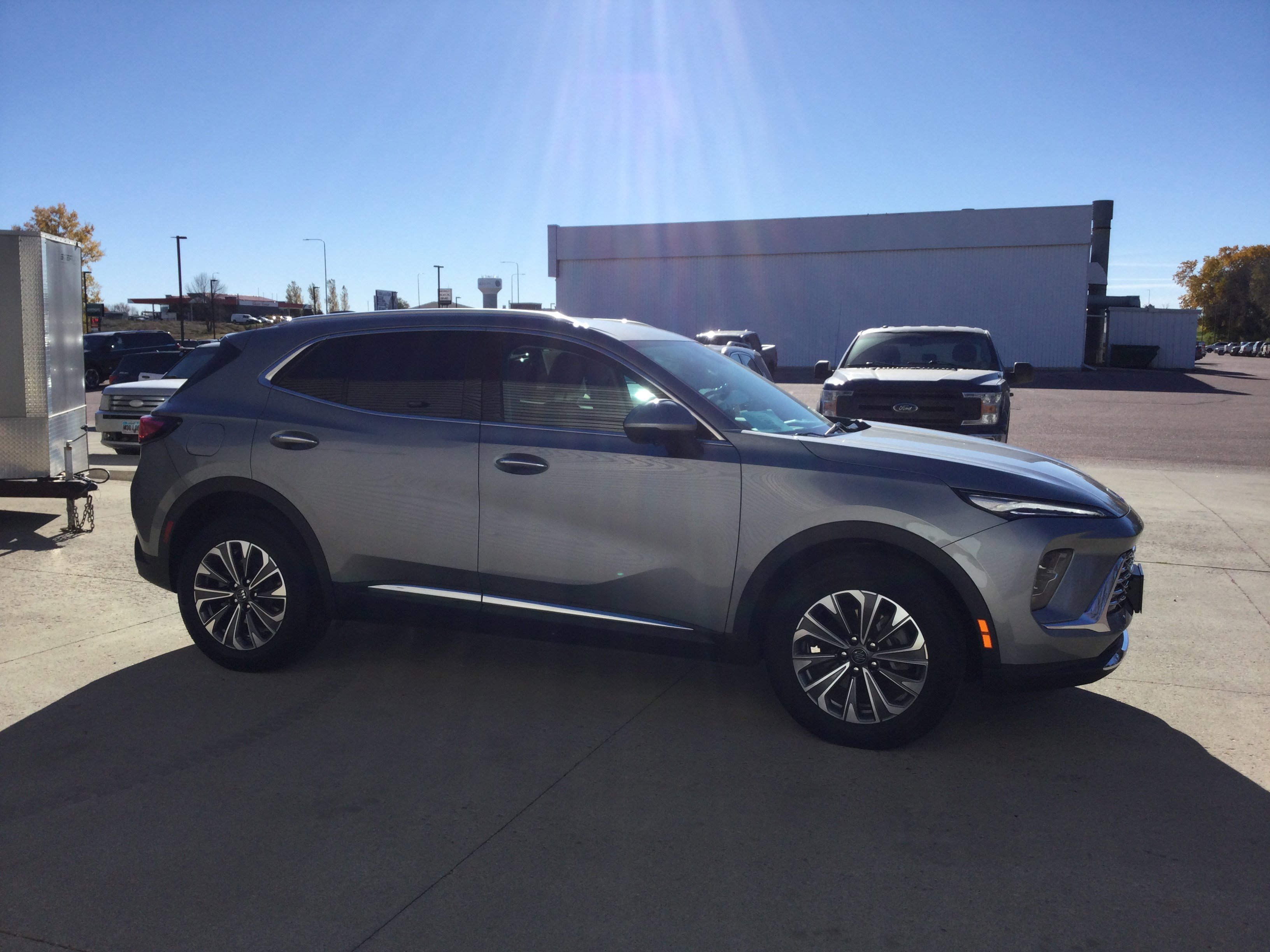 Used 2025 Buick Envision Preferred image 3